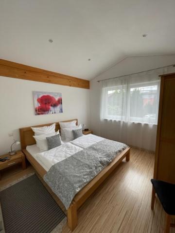 אימנשטאדט אם בודנזה Haus Lorenz, Ferienwohnungen מראה חיצוני תמונה